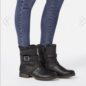 Just Fab Arteece Boots